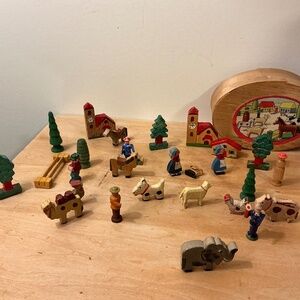 Wooden Farm Playset Action Figures and Animals - Multicolor